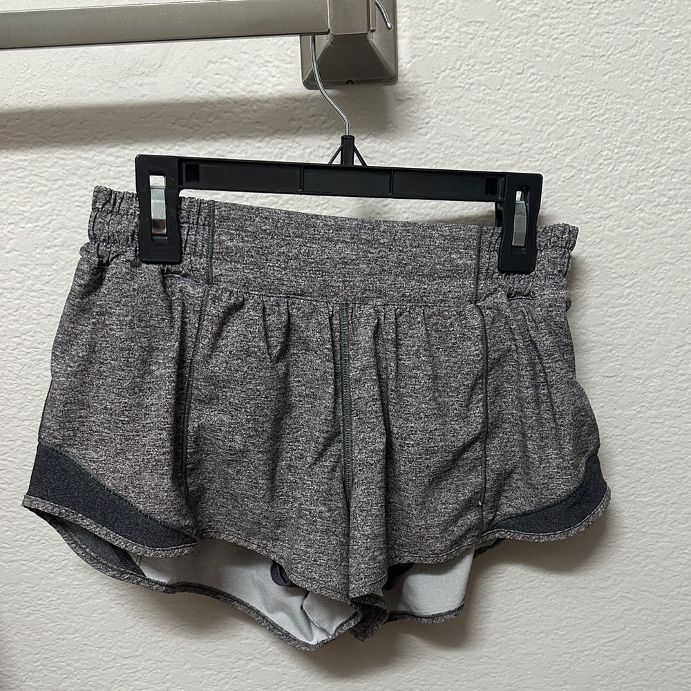 Lululemon Gray Hotty Toddy Shorts 2.5 Inch Low Rise